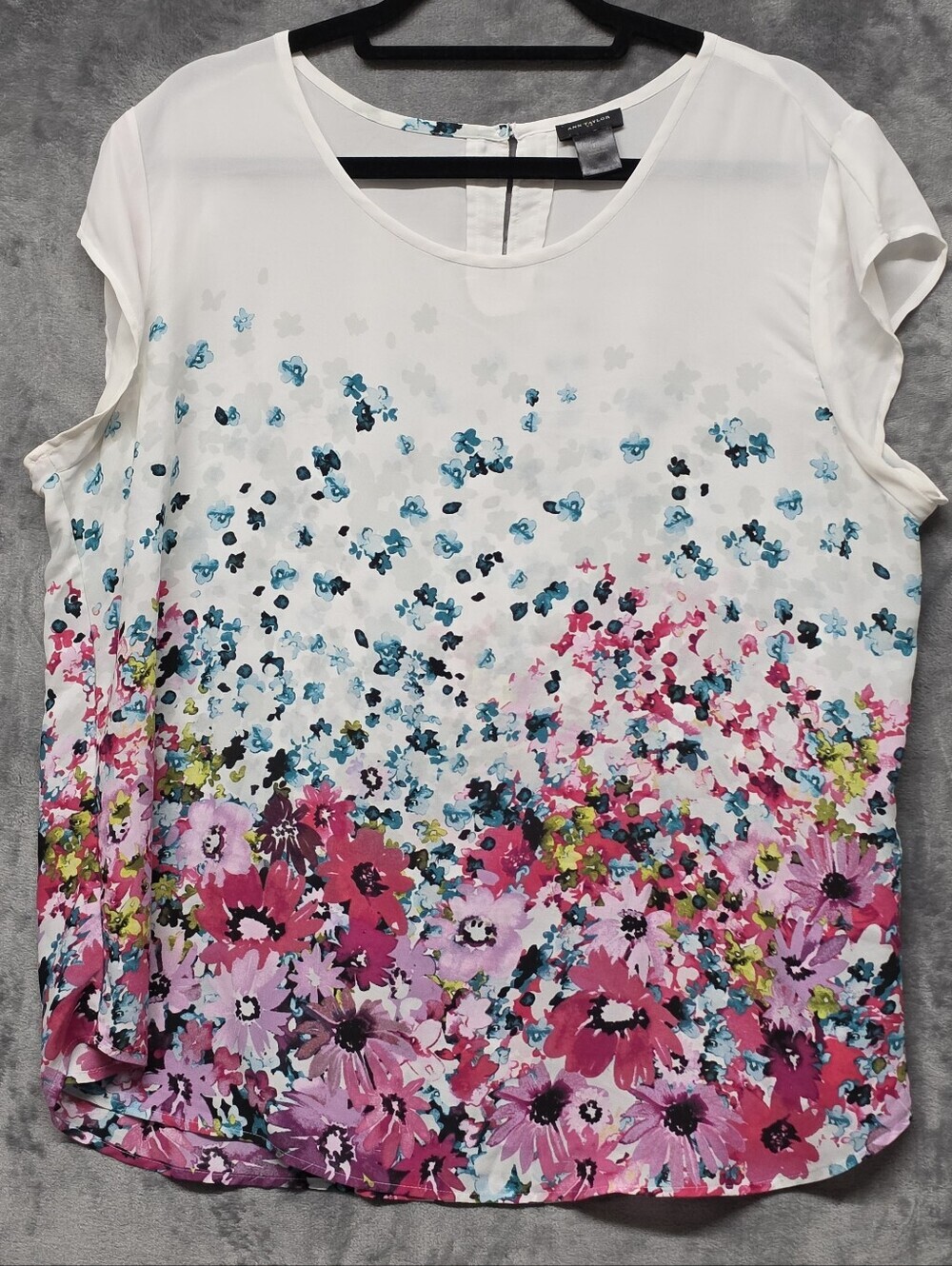 White Floral Cap-Sleeve Blouse with Pink Accent sz XL